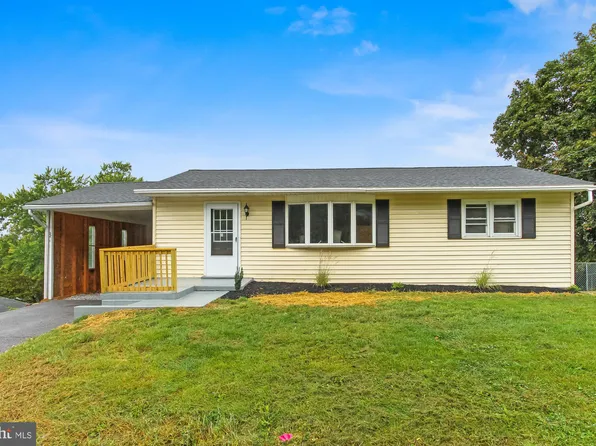 8975 Tomstown Rd, Waynesboro, PA 17268