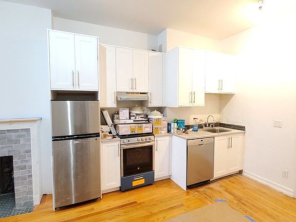 3rd image of 269 W 90th St #9