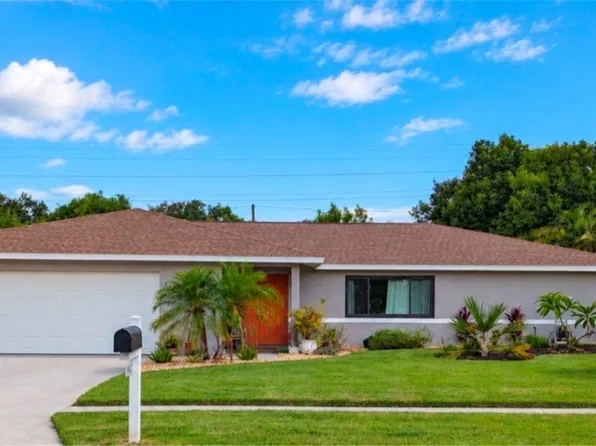 1402 S Larkwood Sq, Fort Myers, FL 33919