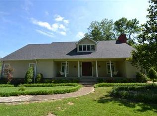 136 Gibbs Landing Dr, Carthage, TN 37030
