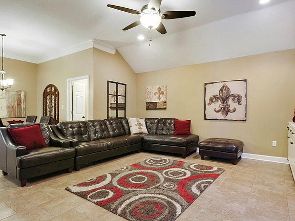 4th image of 13365 Arlington Ct