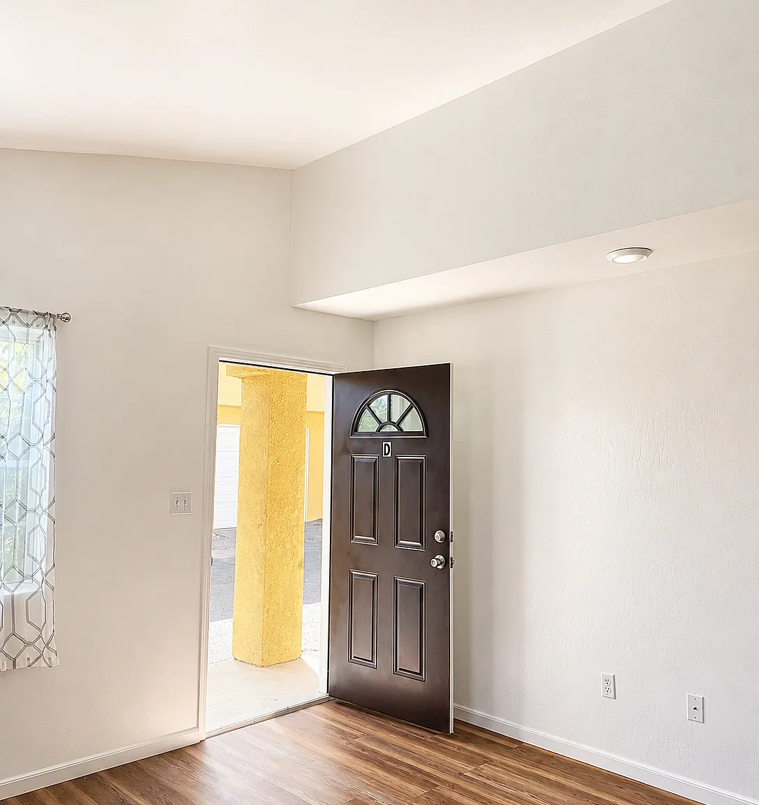 2 bed, 1.5 bath, 1100 sqft, $1,750 — Photo 2