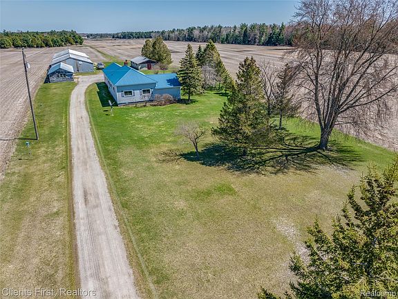 2nd image of 342 N Chambers Rd