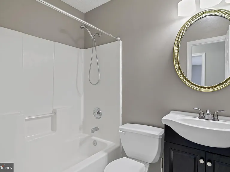 10886 Moore St — Photo 31