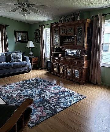 3rd image of 2218 Abbottwoods Ln