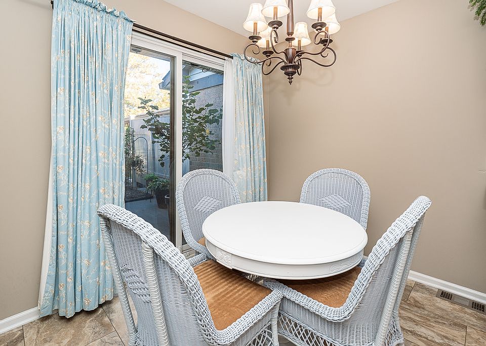 981 Wexford Way, photo 10