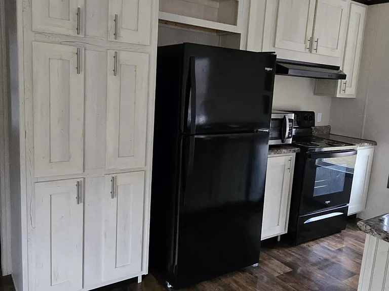 166 Wesley Way — Photo 2