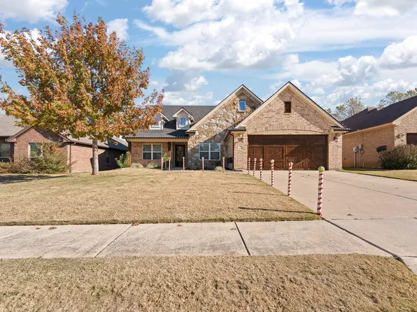 3137 Shoreline Dr, Burleson, TX 76028