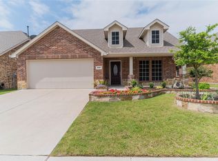 562 Jamestown Ln, Fate, TX 75189