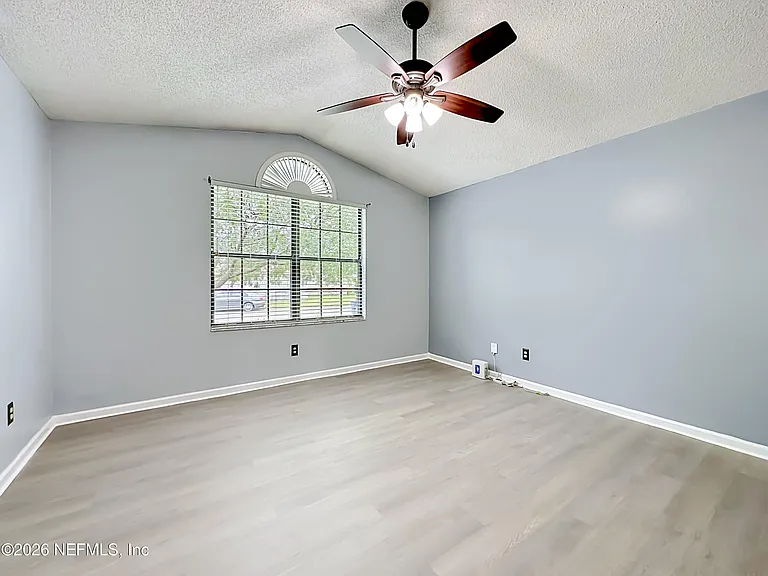 341 Hickory Hollow Dr N — Photo 19
