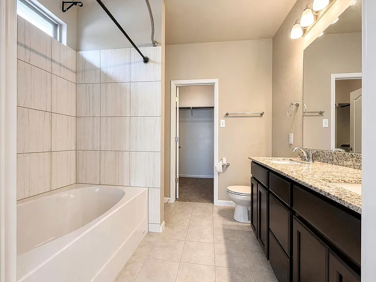 2210 Hayes St — Photo 10