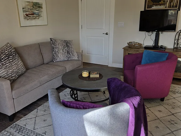 Columbine Ave — Photo 13