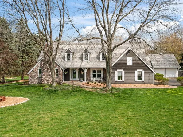 N7W29575 Thames COURT, Waukesha, WI 53188