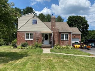 17 Pleasant View Rd, Poughkeepsie, NY 12603