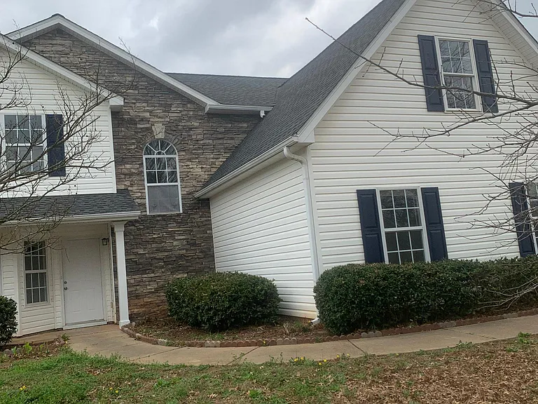 55 Aspen Dr — Photo 1