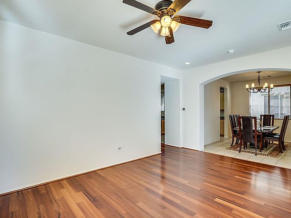 3rd image of 535 E Calle De Ocaso