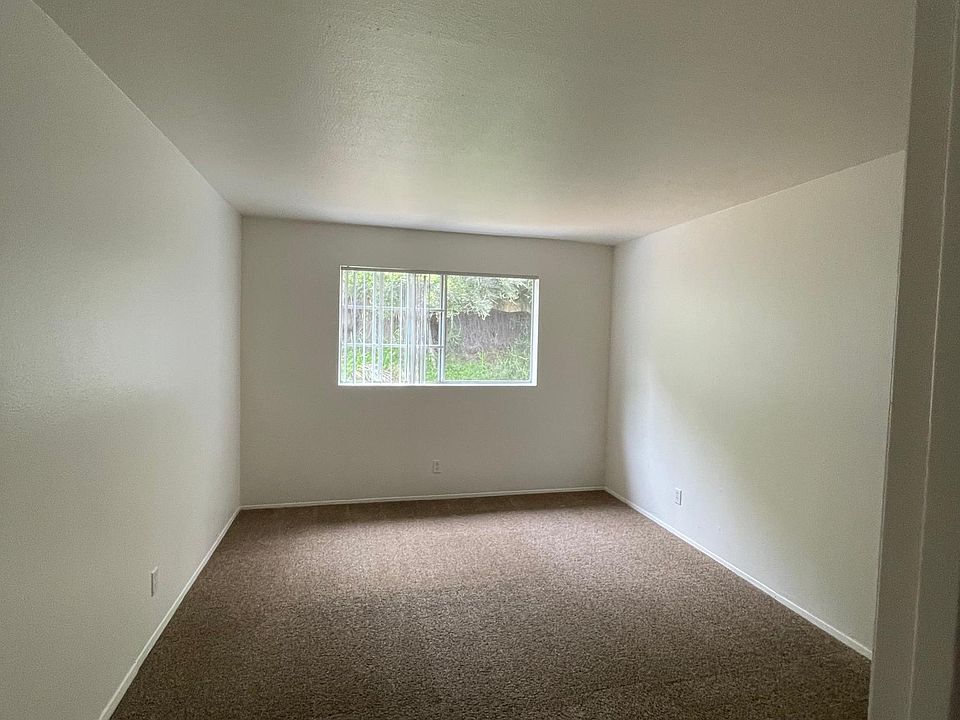 2nd image of 2412 Fairmount Ave #N