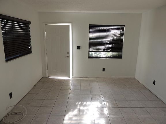 3rd image of 2937 61st Ave N