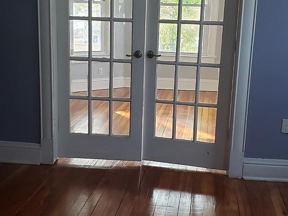 3rd image of 137 2nd St Floor 2