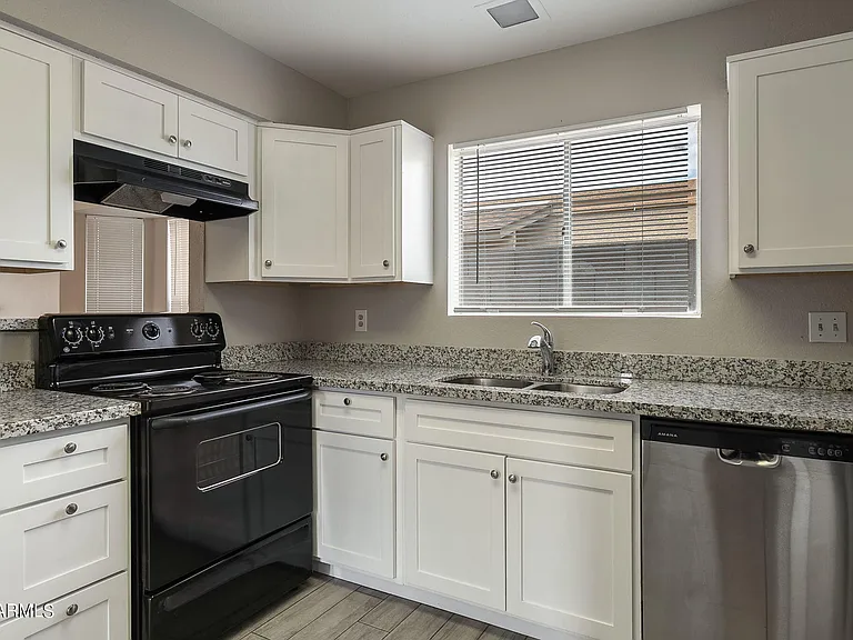 619 E Jensen St #7 — Photo 11