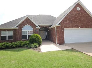 605 SW Duke Ave, Bentonville, AR 72712