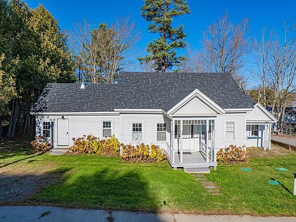 3rd image of 38 Beach Road