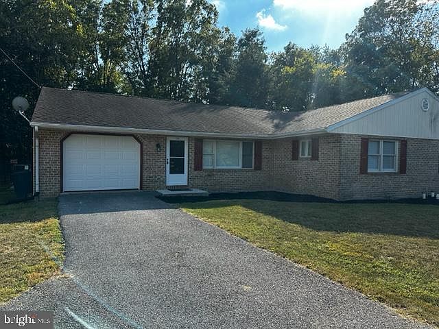 1st image of 558 Pensinger Rd