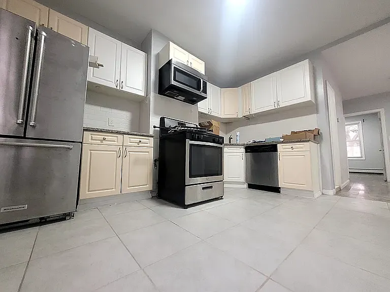 2 bed, 1000 sqft, $1,000 — Photo 3