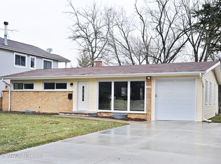 1013 Whitfield Rd, Northbrook, IL 60062