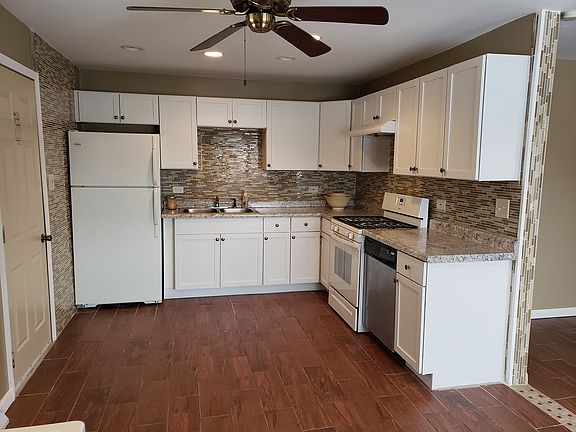 3rd image of 14931 S Sacramento Ave