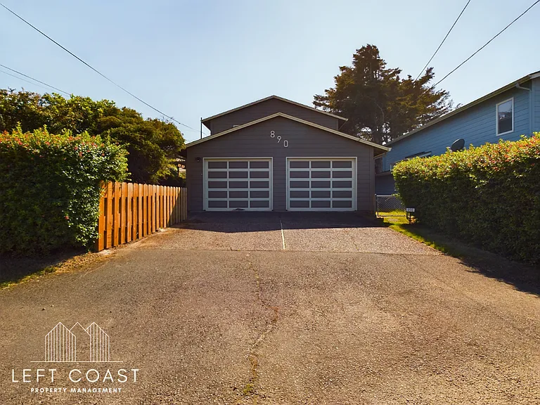 890 SW 7th St — Photo 57