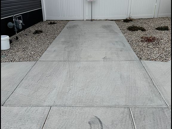 4th image of 98 E Stroll Ave