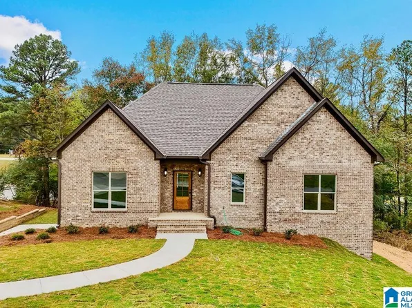 122 E Willow Cir, Calera, AL 35040