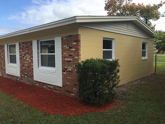 3rd image of 620 Coachlight Way