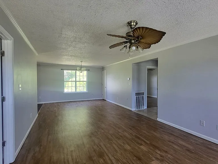 710 Macey St — Photo 13