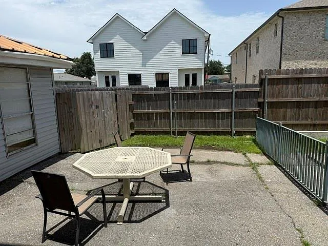 115 W Esplanade Ave #8 — Photo 7