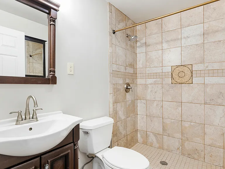 2236 Ivy Ln #5 — Photo 7