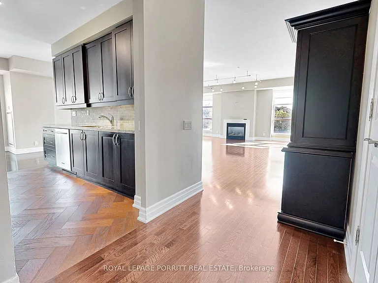 9 Burnhamthorpe Cres #309 — Photo 6