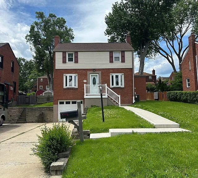 2062 Elmbrook Ln — Photo 1
