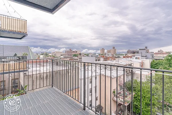 Rented by MySpaceNYC | media 20