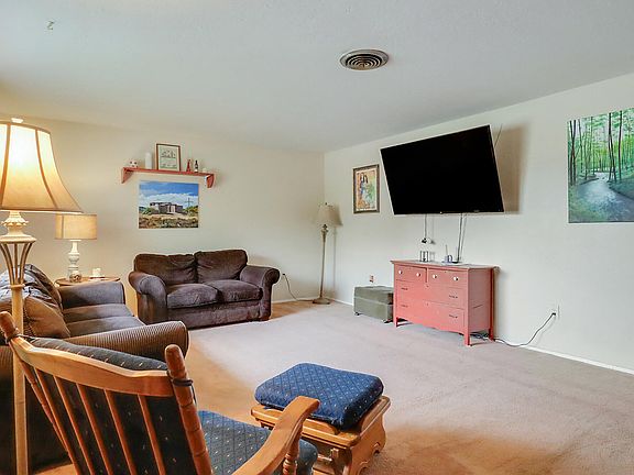 5th image of 1621 Ben San Ave