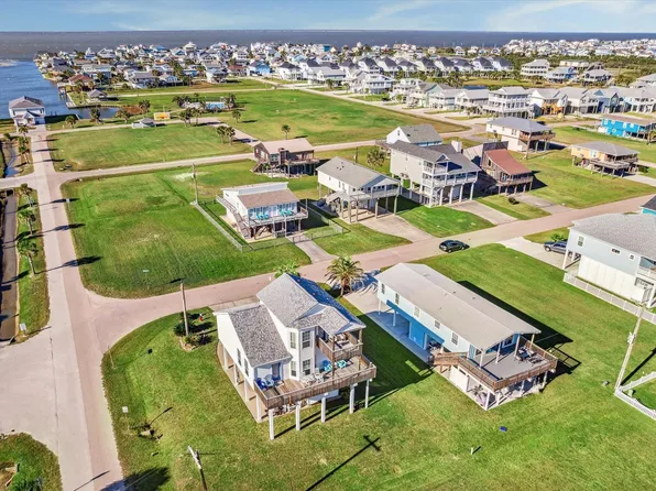 23013 Camino St, Galveston, TX 77554