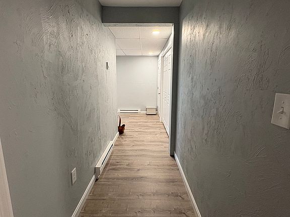 5th image of 30 A Mount Ave #Basement