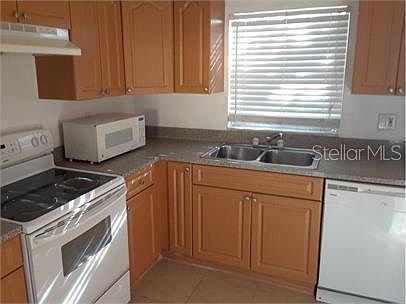 2nd image of 2876 Somerset Park Dr APT 201