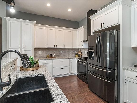3rd image of 5375 Katelyn Ave