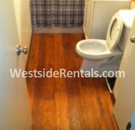 5th image of 5025 Cass St