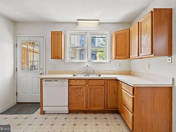 5th image of 31 Mill St