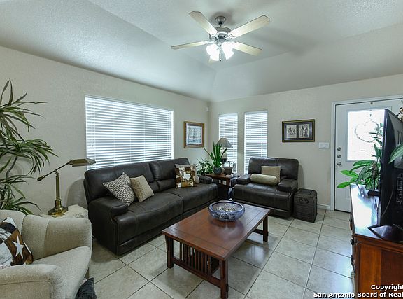 5th image of 1219 Brown Rock Dr