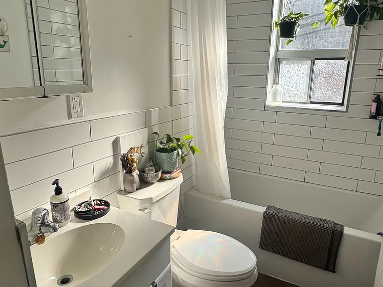 781 Saint Clair Ave W #7 — Photo 1