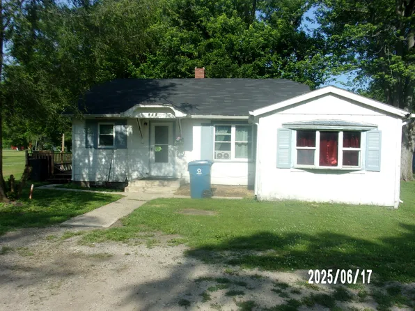 412 N Lincoln St, Morocco, IN 47963